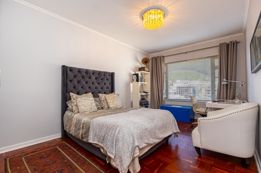 To Let 3 Bedroom Property for Rent in Sea Point Western Cape